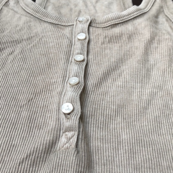 tank top - Picture 2 of 3